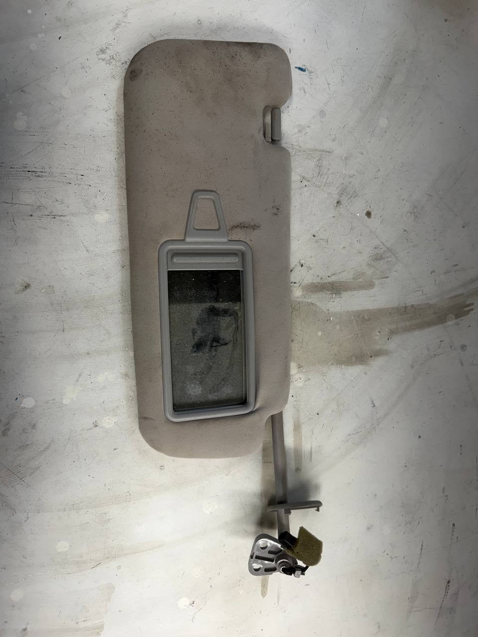 2015 Kia Cadenza Right Driver Side Sun Visor LH OEM Used