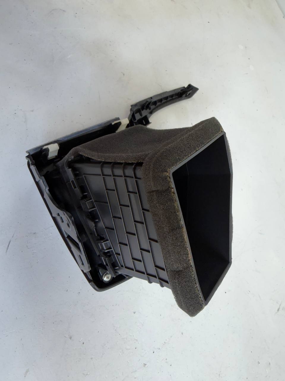 2020 Hyundai Tucson Left Dashboard Air Vent OEM Used