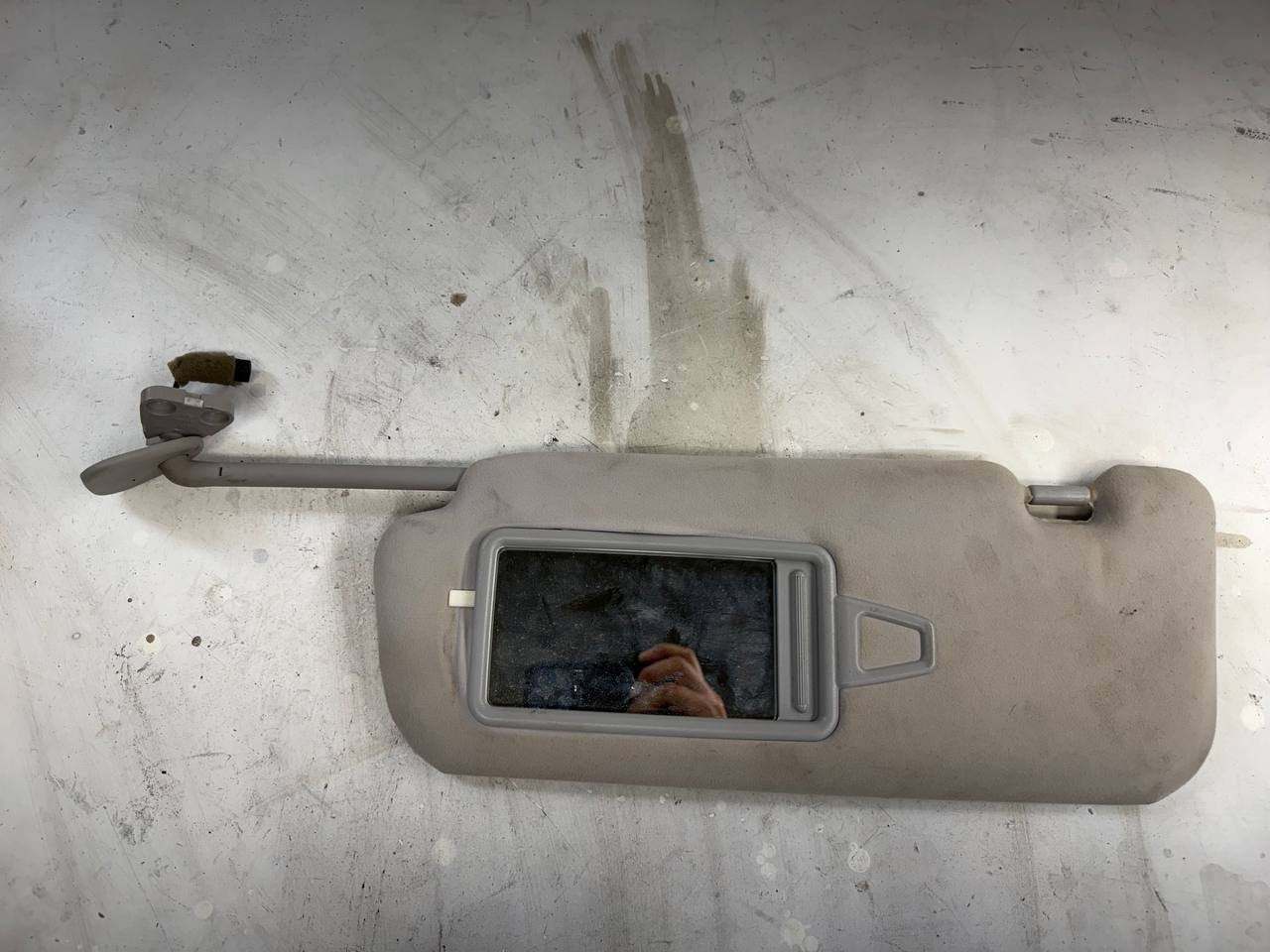 2015 Kia Cadenza Left Driver Side Sun Visor LH OEM Used