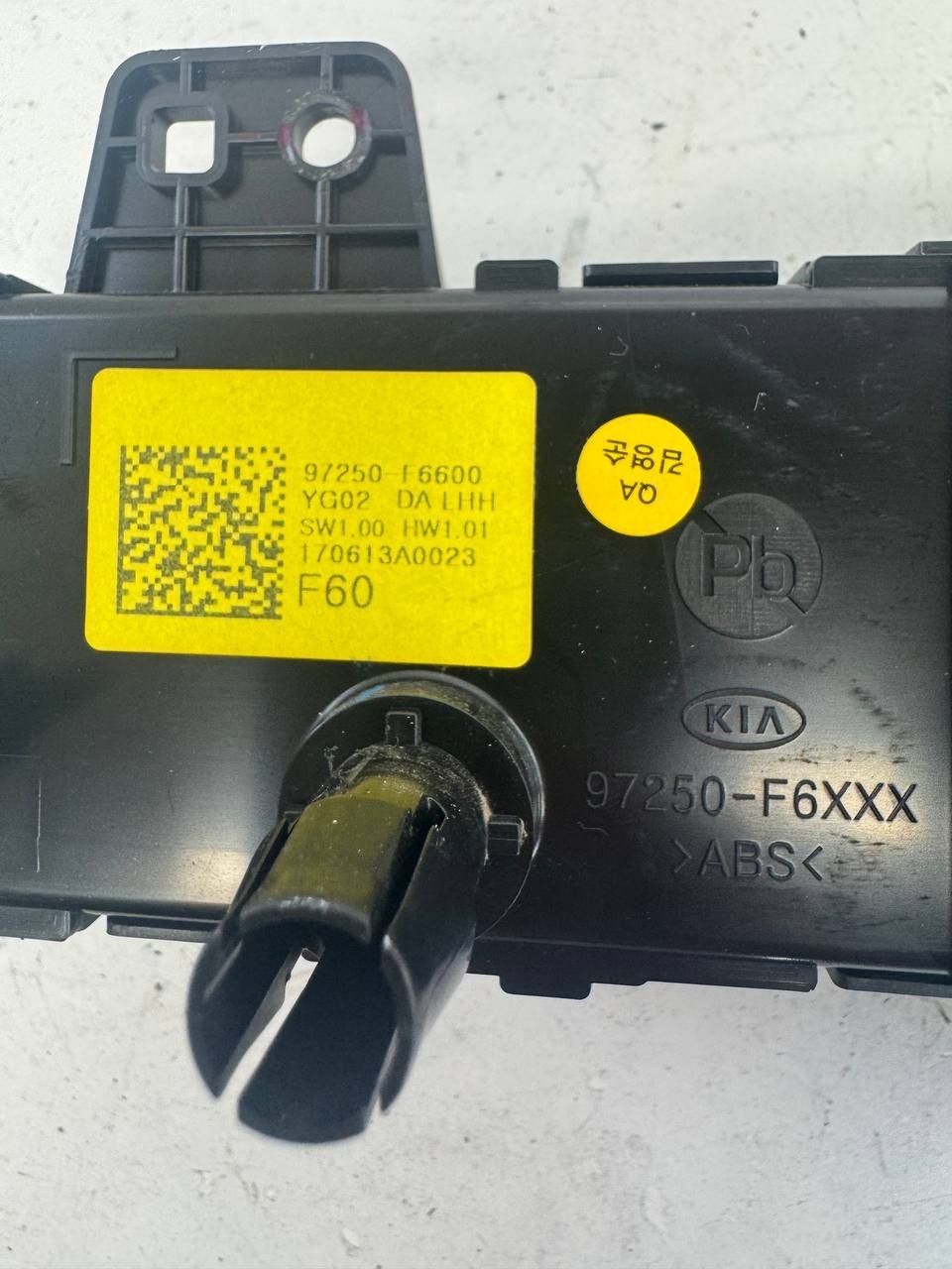 2017 KIA CADENZA Climate Control A/C Heater Control Panel 97250-F6XXX OEM Used
