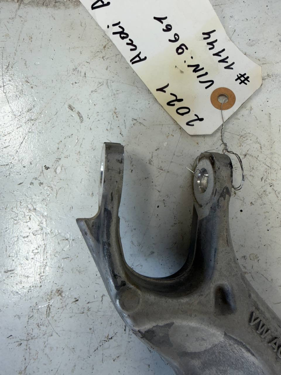 2021 - 2023 Audi A6 Front Left Lower Shock Absorber Fork 4M0413037 OEM Used