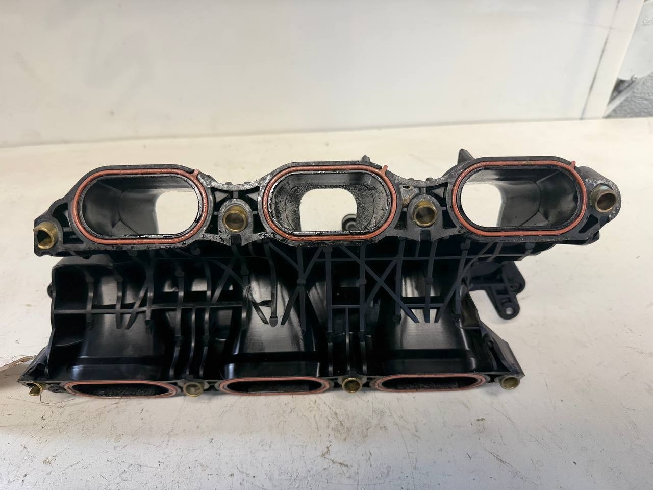 2016 Kia Sedona Intake Manifold 28300 - 3CFA0 OEM Used