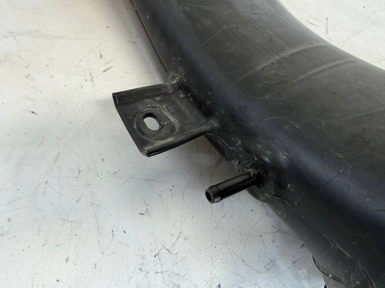 Isuzu NPR NQR NRR 6.0L Gas Air Intake Inlet Duct Air Cleaner Snorkel 898011751