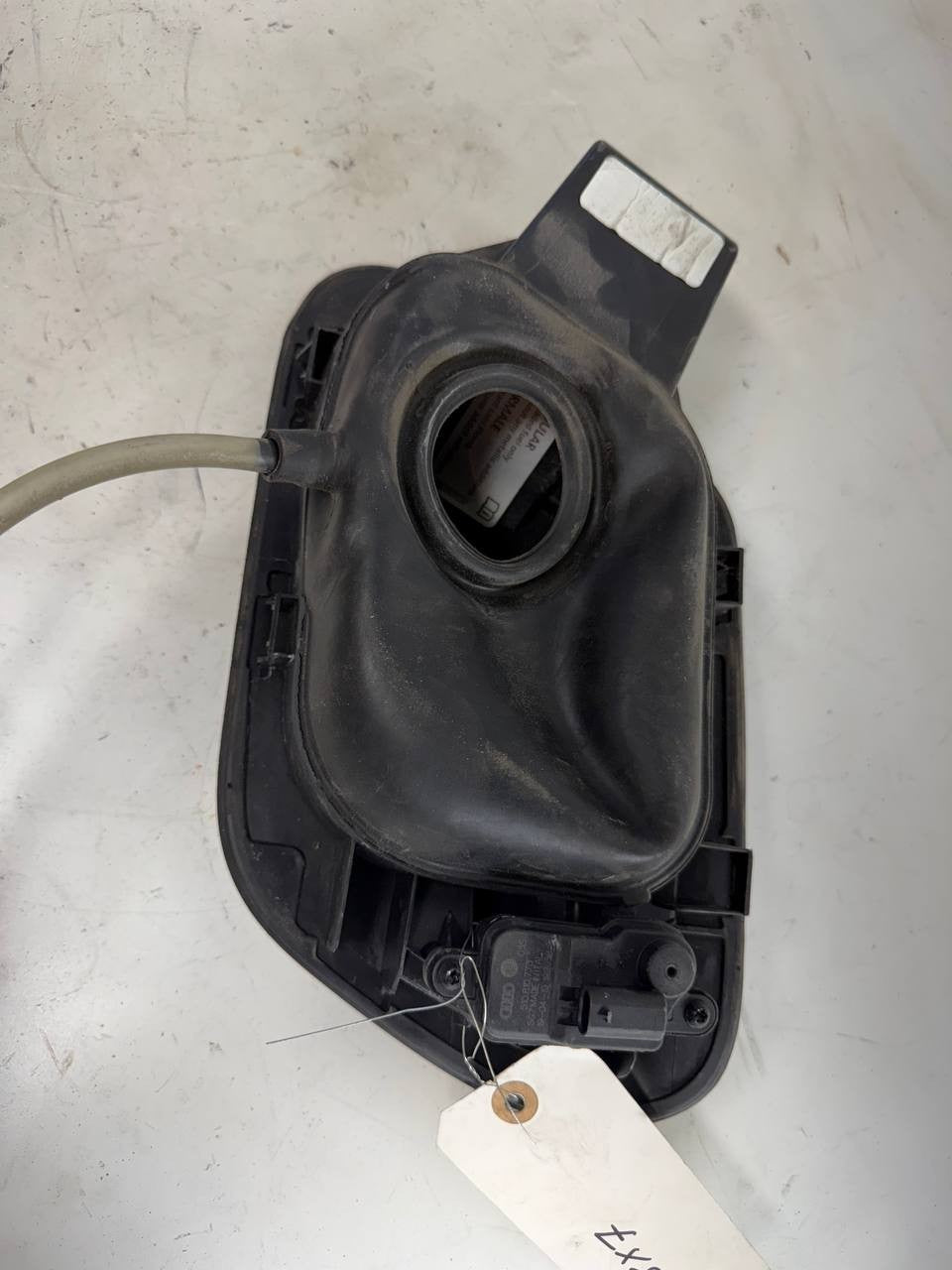 2020 Volkswagen Passat Fuel Gas Tank Door Cover Lid OEM Used