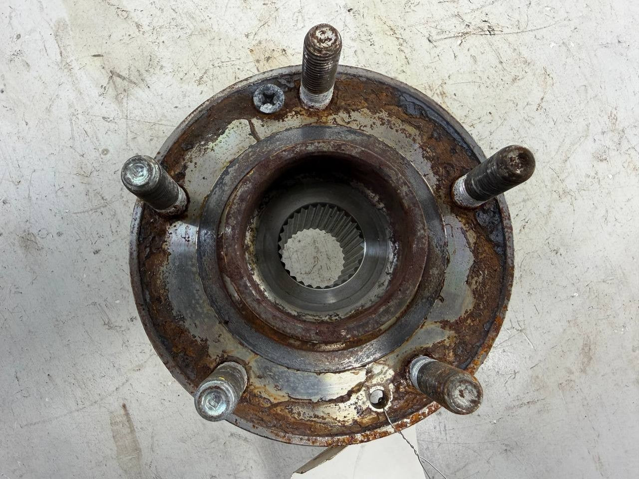 2015 Kia Sedona Wheel Hub Bearing Assembly OEM Used