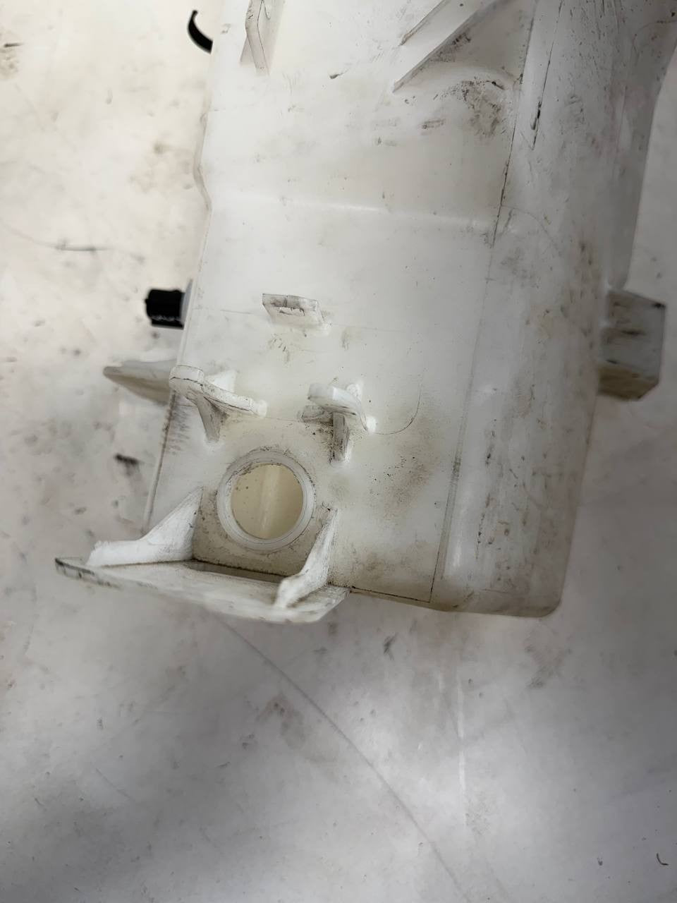 Kia Sedona 2016 Windshield Washer Fluid Reservoir Tank 98610A9000 OEM Used