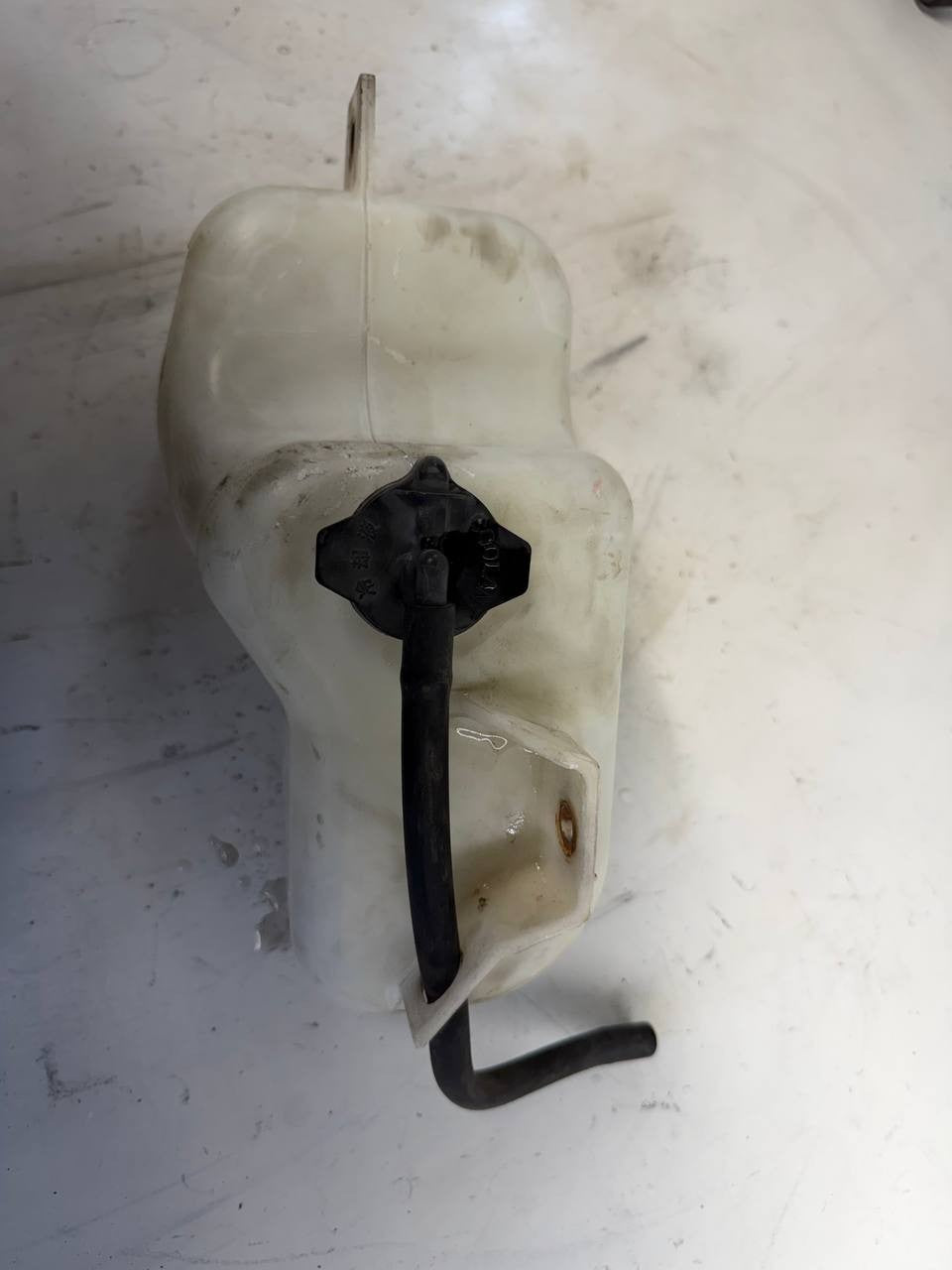 Isuzu NPR Coolant Overflow Expansion Reservoir Tank OEM Used