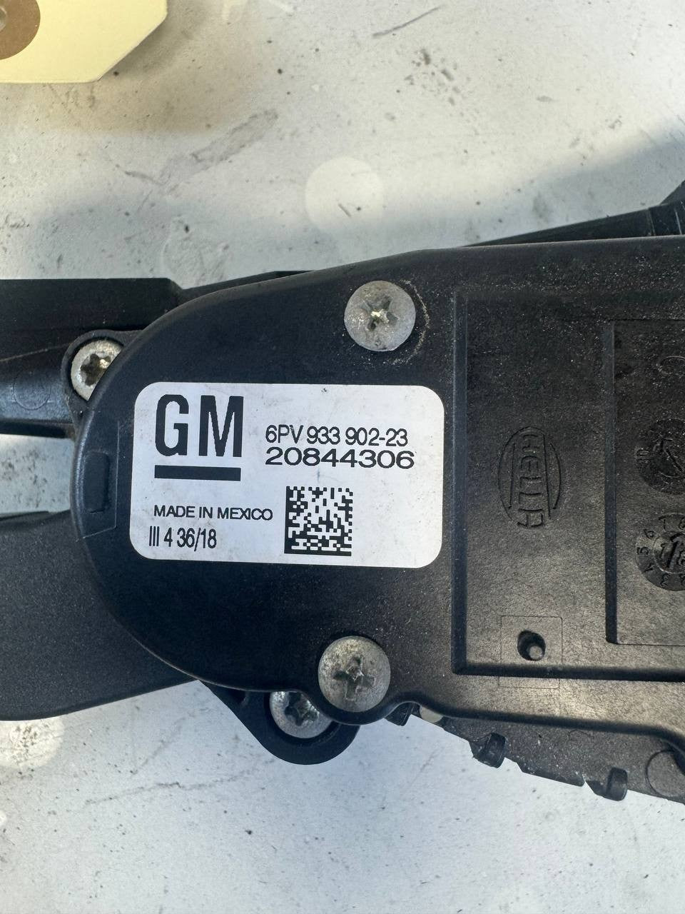 2010-12 Chevrolet Accelerator Gas Pedal Assembly with Position Sensor 20844306