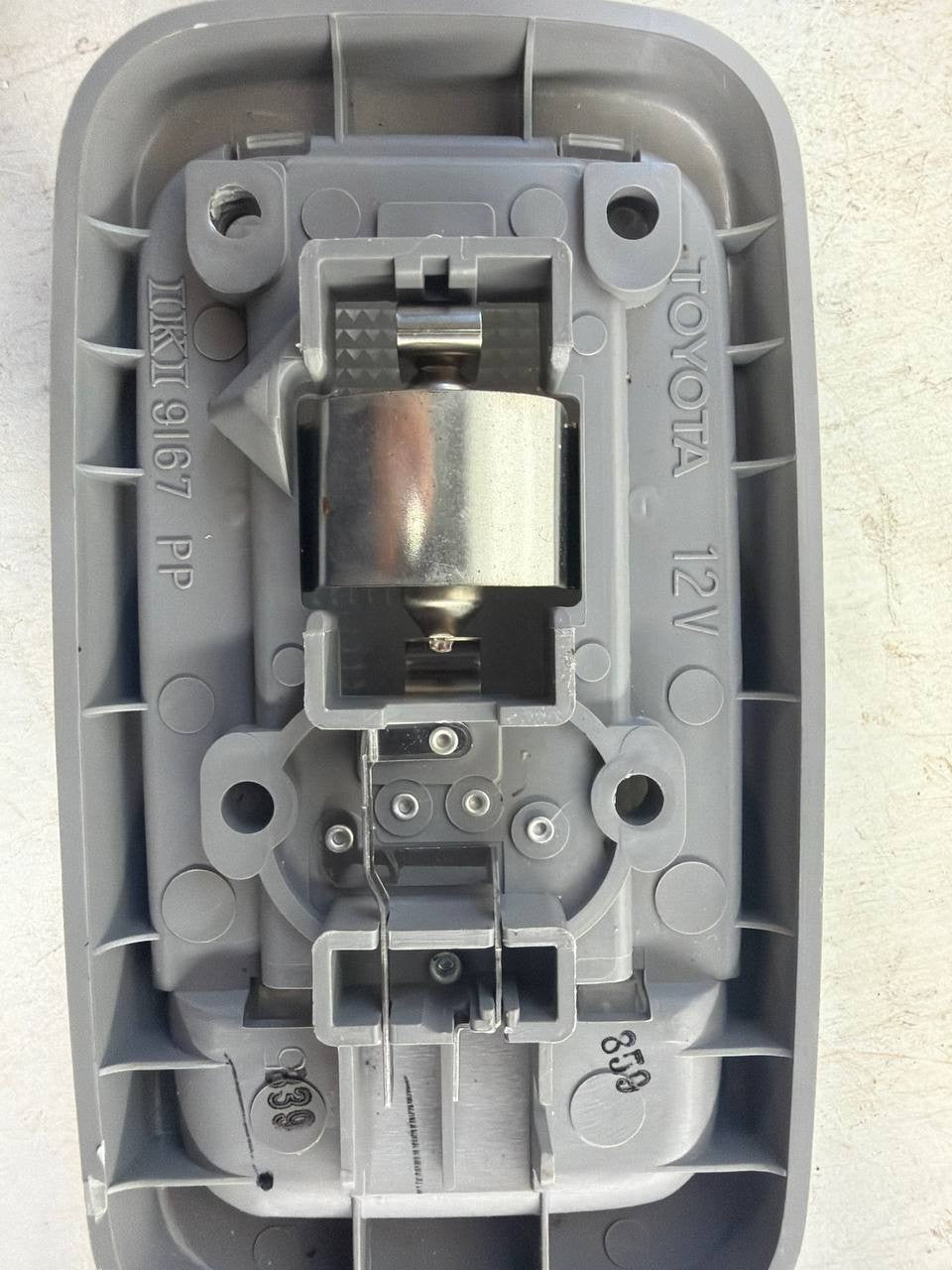 Toyota Interior Dome Map Light Courtesy Lamp IKI 9167 OEM Used