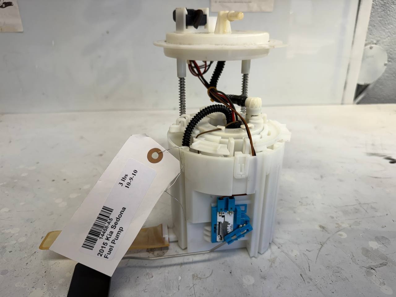 2015 Kia Sedona Fuel Pump 31110-A9500 OEM