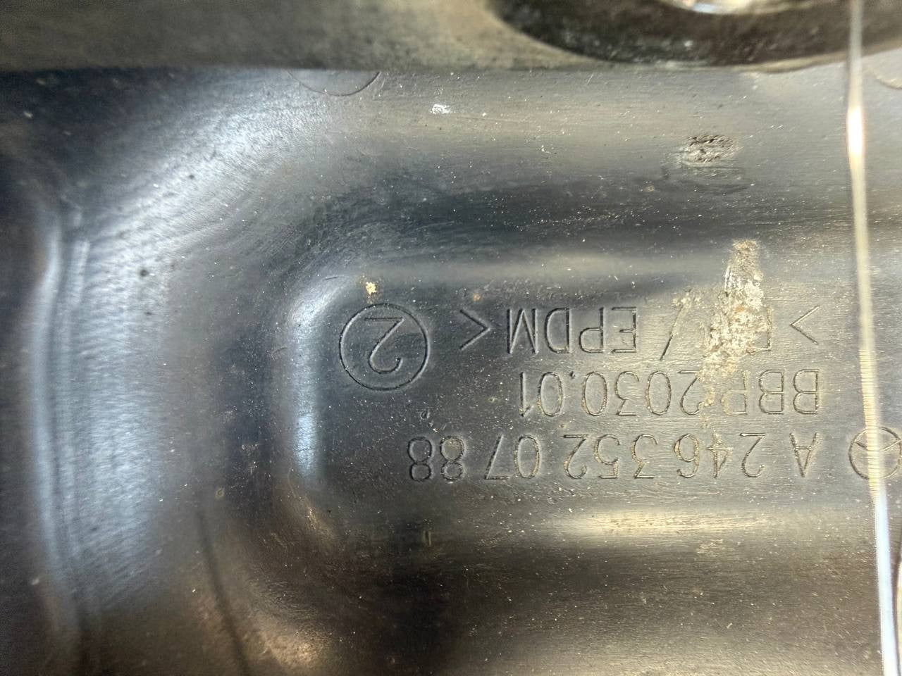 2018 Infiniti Qx30 Lower Rear Driver Lateral Control Arm A2463520788 OEM Used