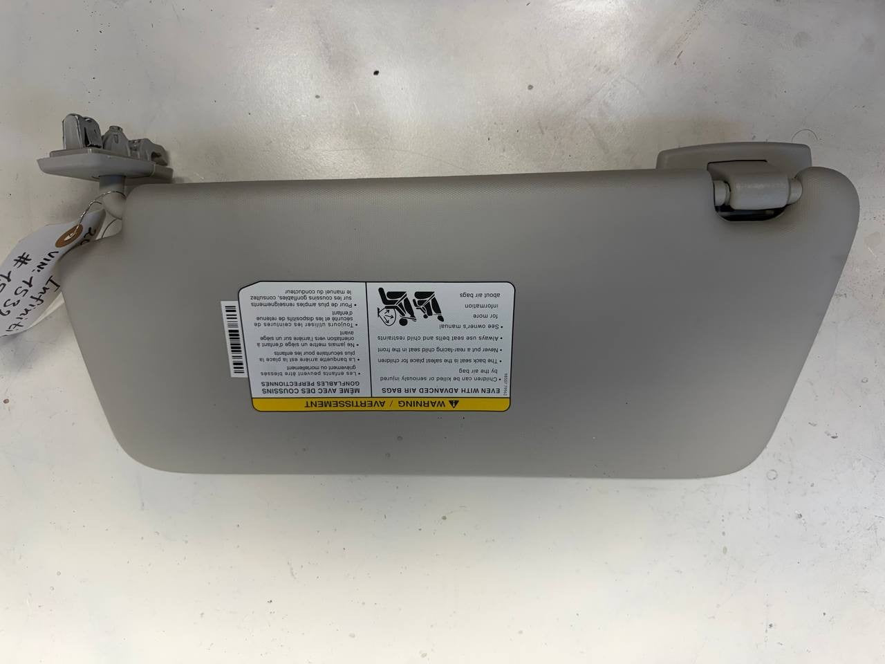 2018 Infinity qx-30 Passenger Right Sun Visor RH OEM Used