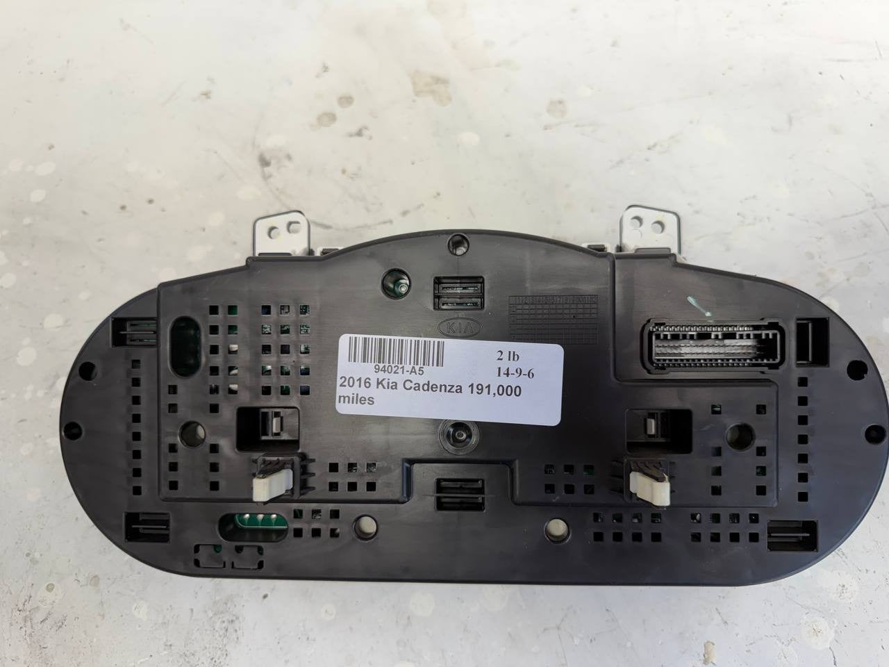 2016 Kia Cadenza Instrument Cluster Speedometer 94001-F6050 OEM
