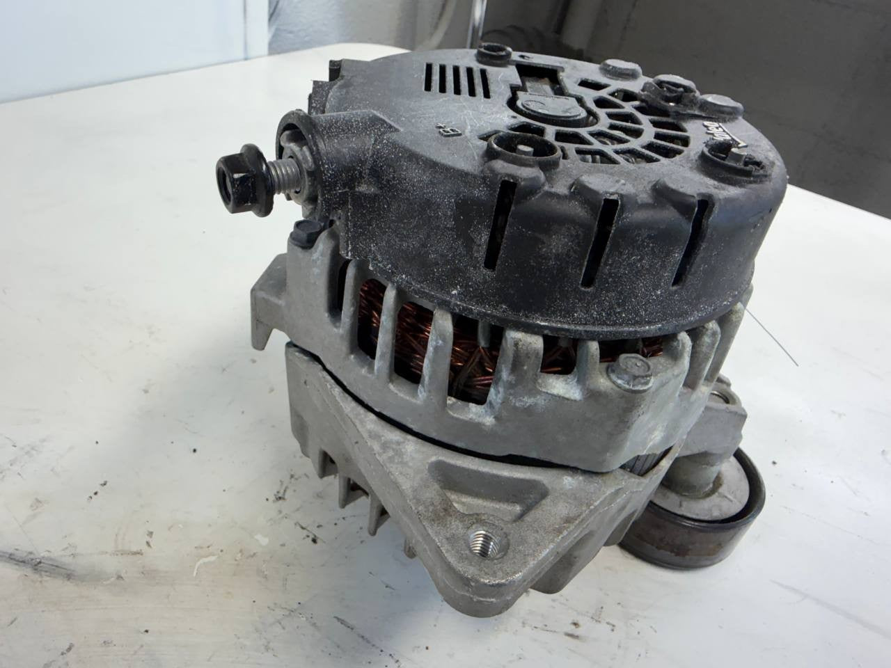 2020 Hyundai Tucson Alternator Generator 373002E820 OEM Used