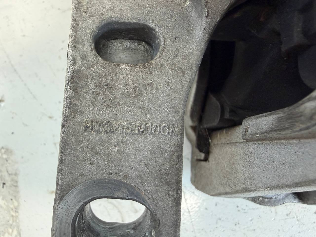 2015 VW Tiguan Right Engine Mount 5N0199262K OEM Used