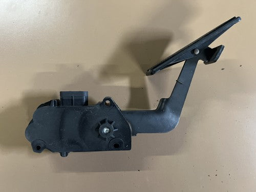 Gas Accelerator Pedal ISUZU NPR Gas 2012-2020 OEM 8980601540