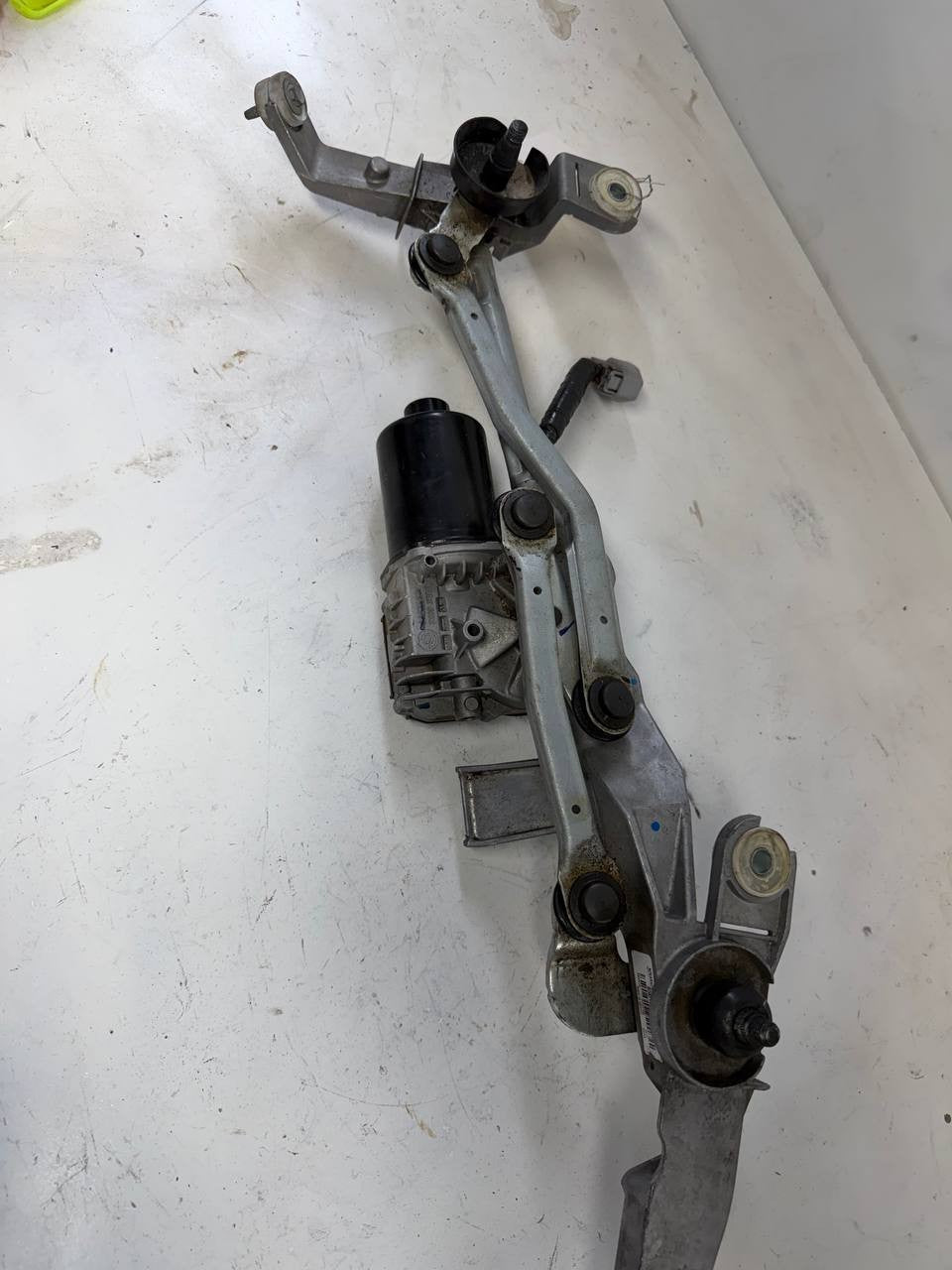 2016-2022 Lexus RX 350-RX450h Windshield Wiper Linkage 85010 - 48270 OEM Used