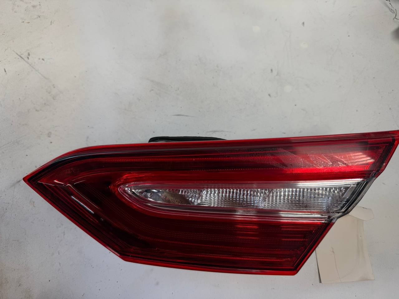 2019 Toyota Camry Right Rear Tail Light Lamp OEM Used