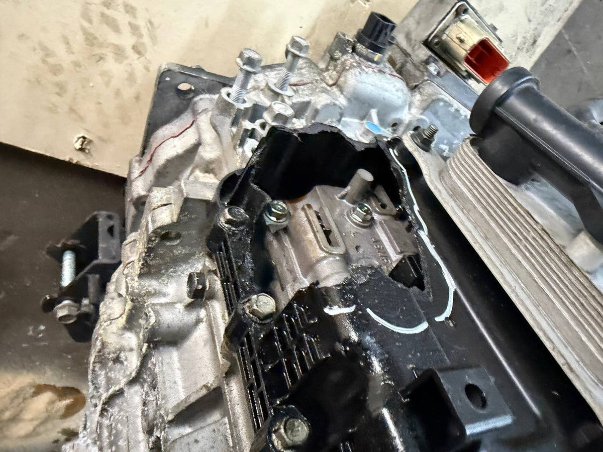 2016 Kia Sedona Automatic Transmission Assembly OEM Used - parts only