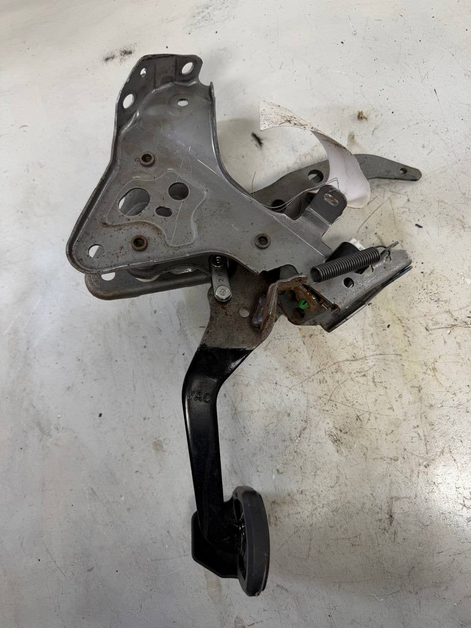 2019 Toyota Camry Brake Pedal Assembly OEM Used