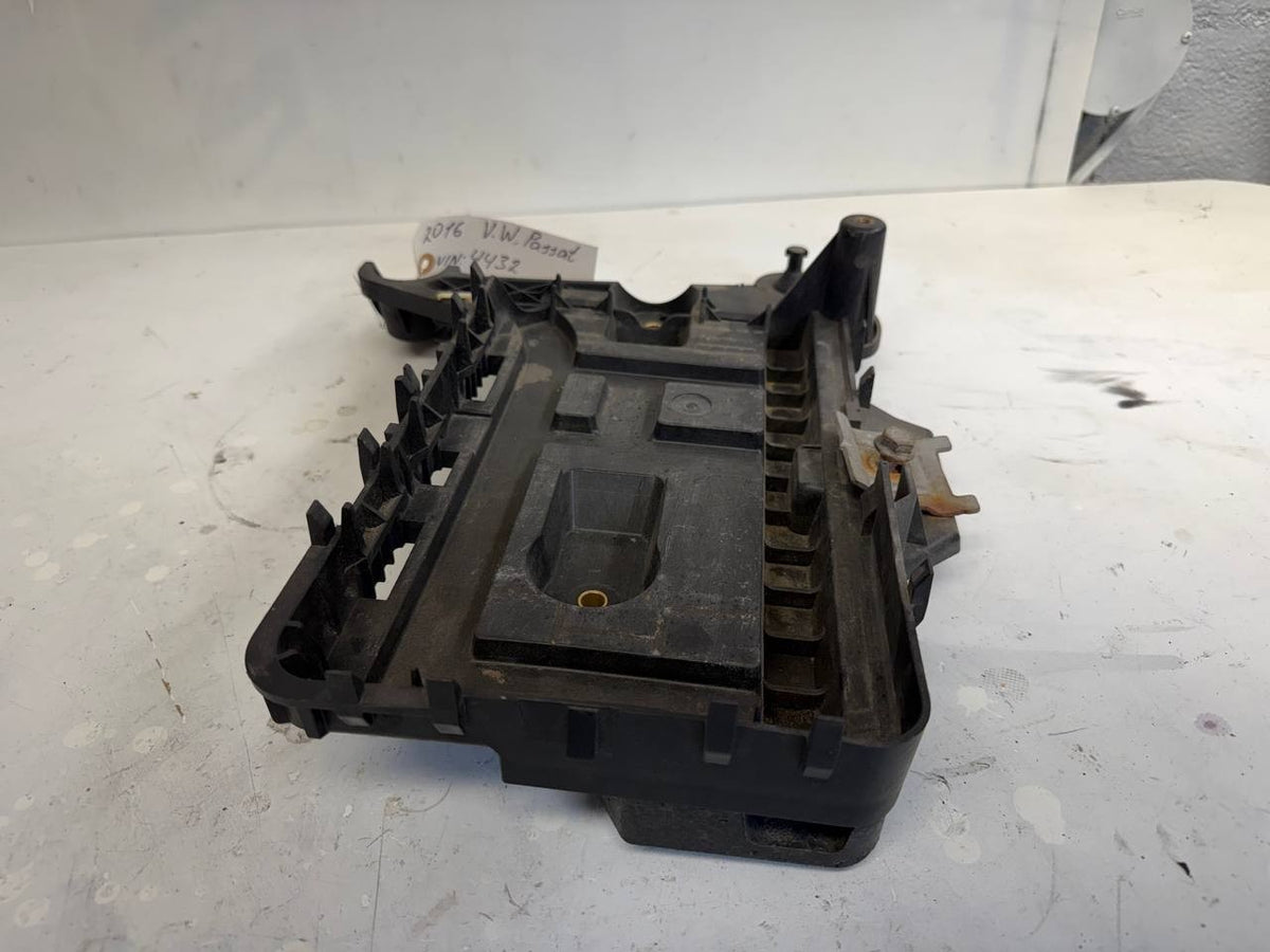 VW Passat Battery Tray / Battery Hold Down Support 1K0915333 OEM