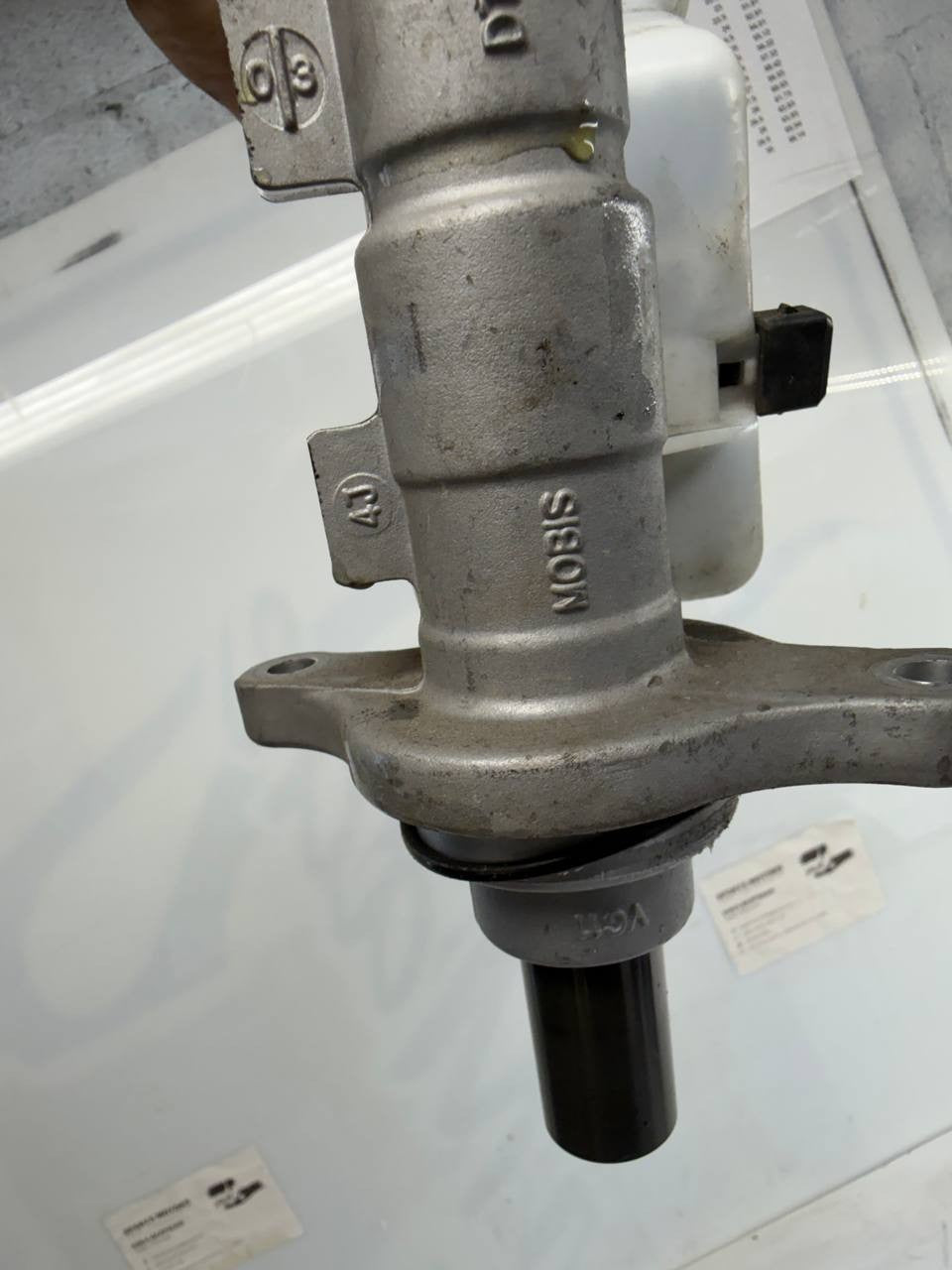 2014-2016 Kia Cadenza Brake Fluid Reservoir Tank OEM Used