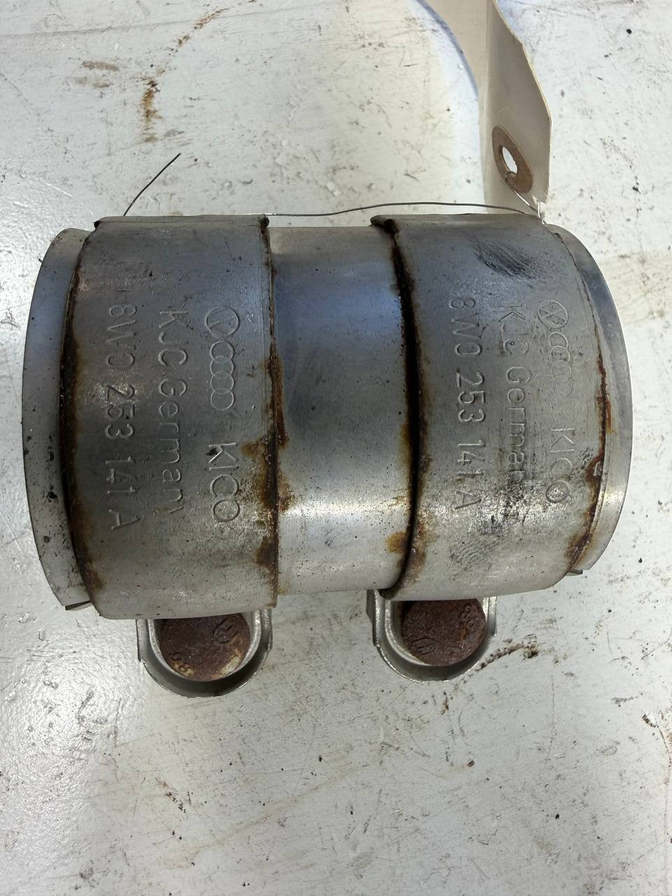 Audi A6 2021 Exhaust System Clamp 8W0-253-141-A OEM Used