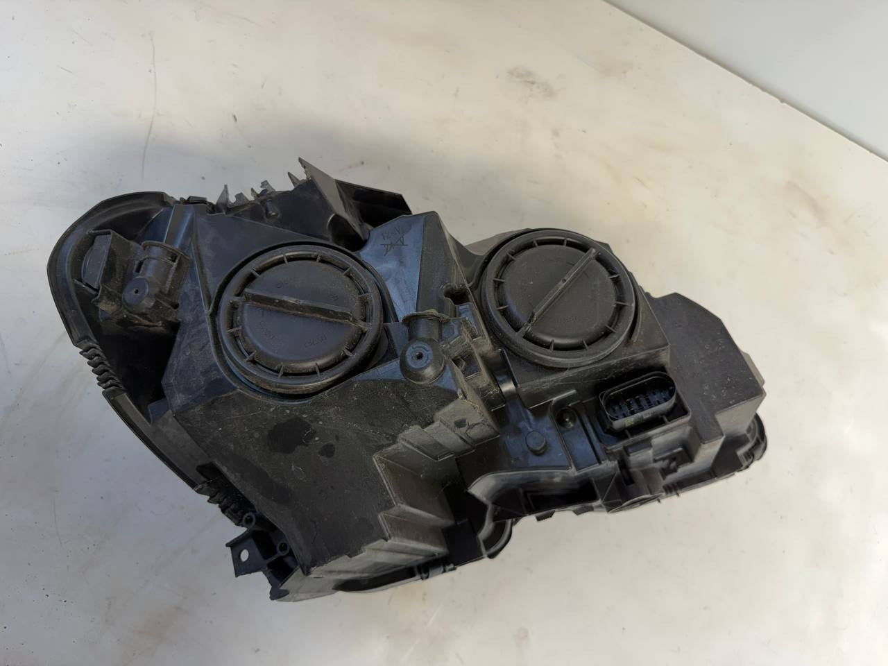 Mercedes-Benz C-Class C250 C350 2012-2015 Left Headlight Headlamp OEM Used