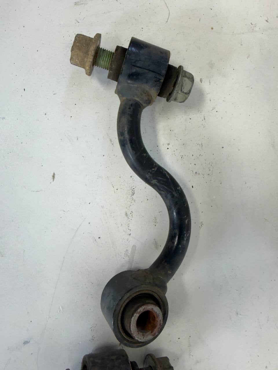 2019 Nissan Rogue Rear Control Arm Set of 2 OEM Used