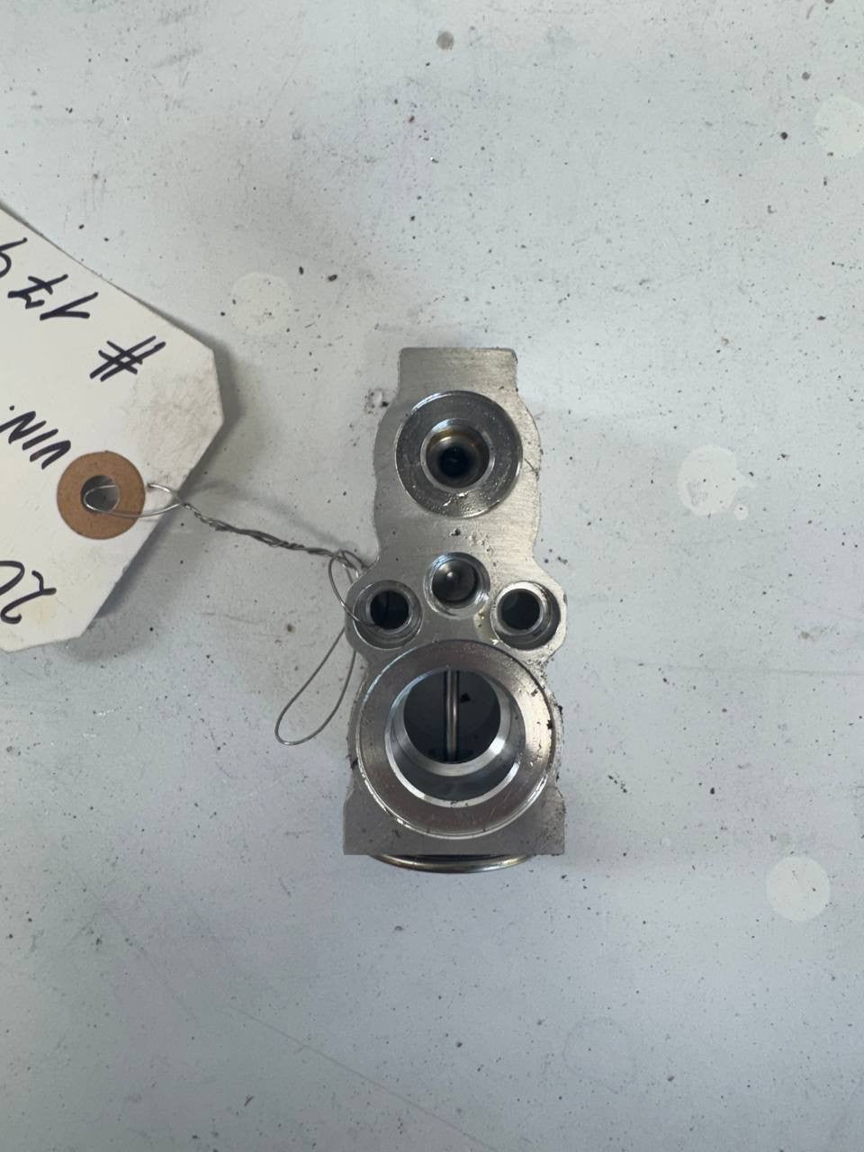 2022 Hino L6 A/C Thermal Expansion Valve OEM used  DENSO 11D21