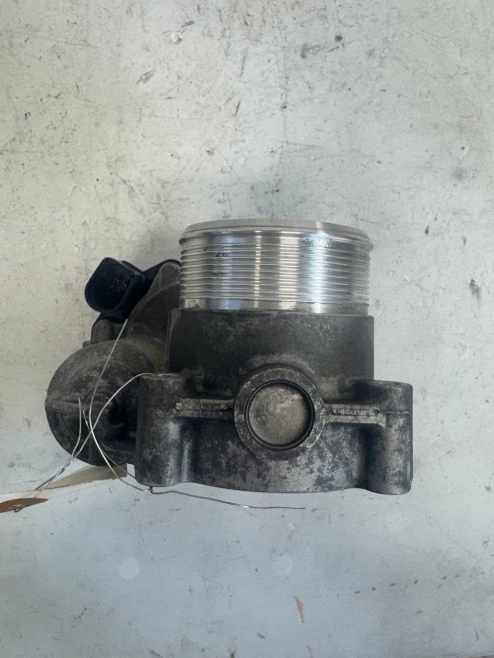 2016 Volkswagen Passat Throttle Body Assembly 06F133062T OEM Used