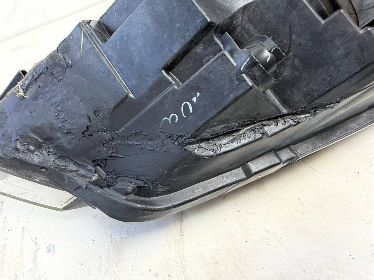 Volkswagen Golf 2018 Left Side Headlight Headlamp LH OEM Halogen/LED Used