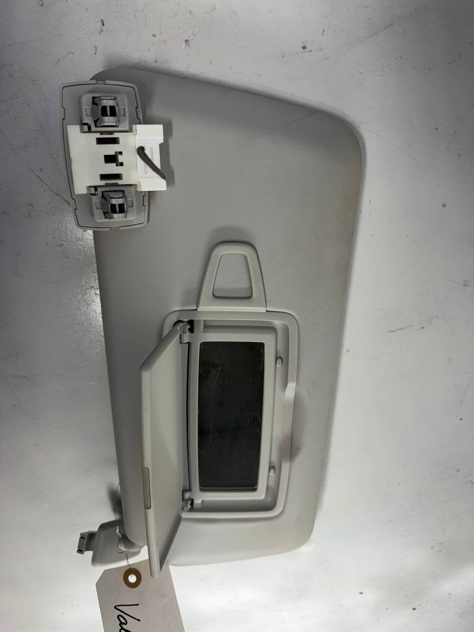 2018 Infinity QX-30 Passenger Right Sun Visor RH OEM Used
