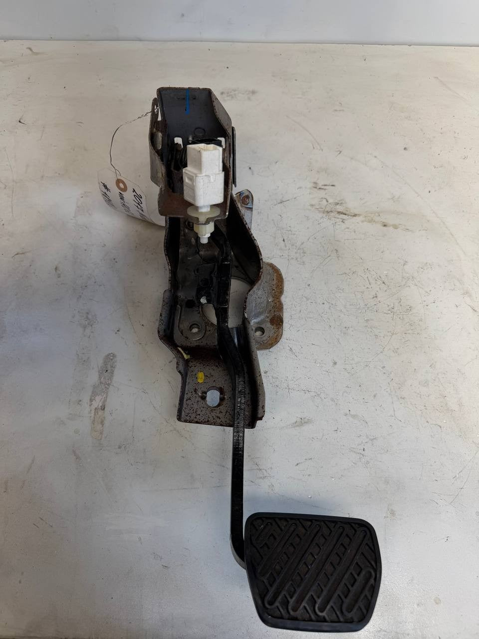 2017 Nissan Murano Brake Pedal Assembly OEM Used