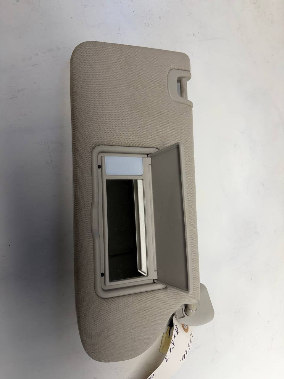 2017 Nissan Murano Passenger Right Sun Visor RH OEM Used