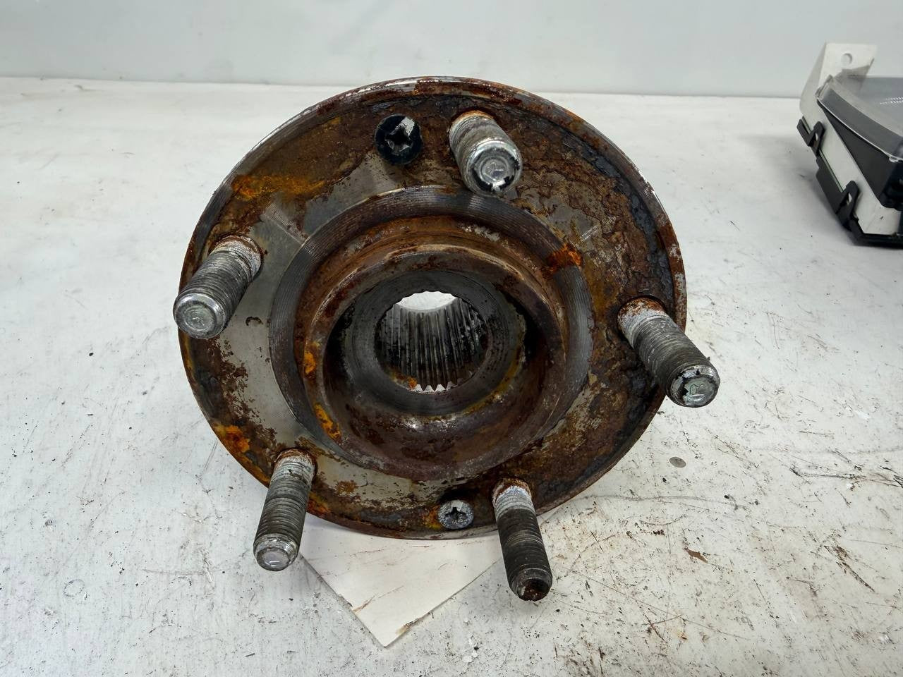 2015 Kia Sedona Front Wheel Hub Assembly OEM Used