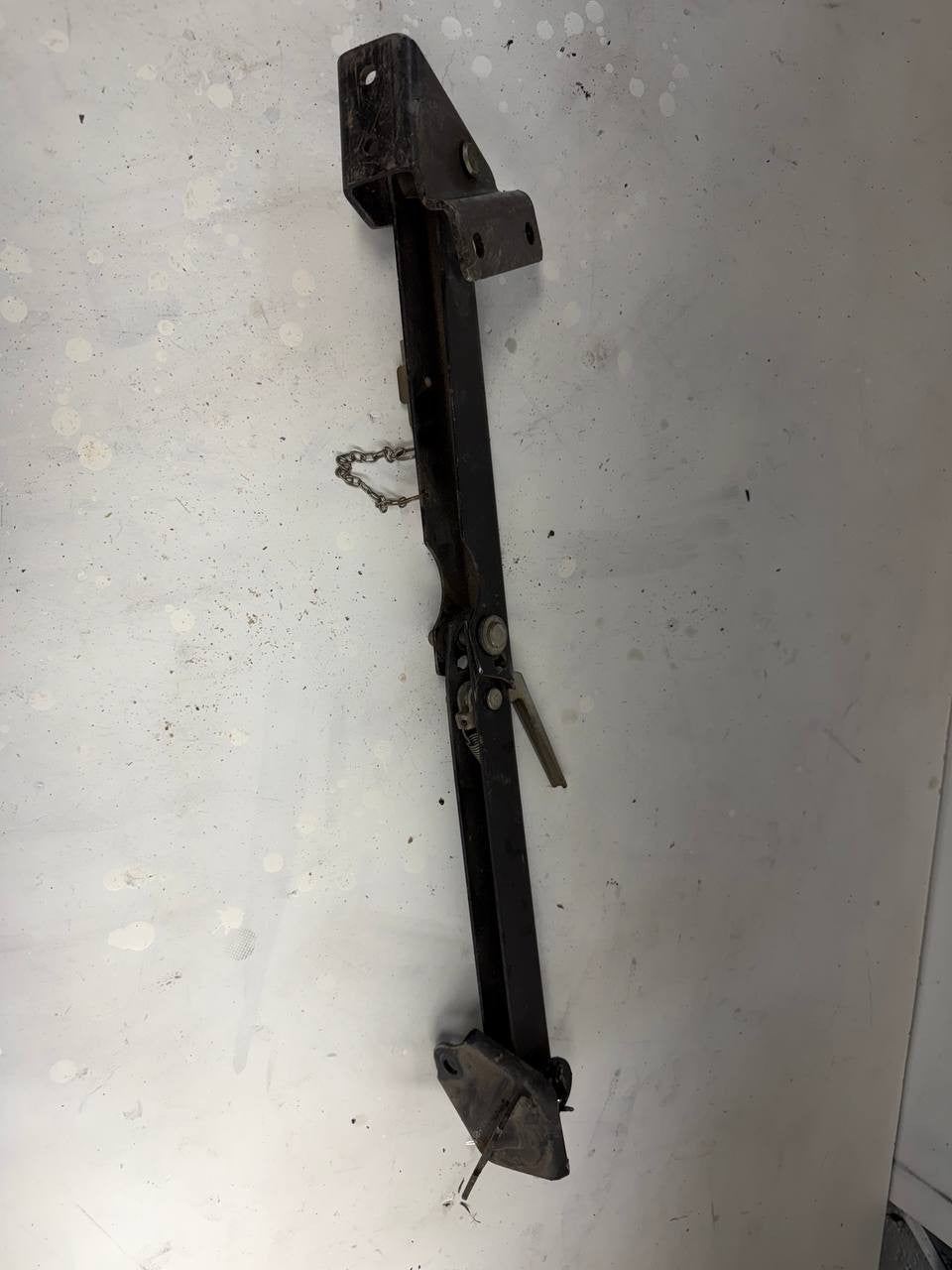 Hino 155 / 195 Door Holder System OEM Used