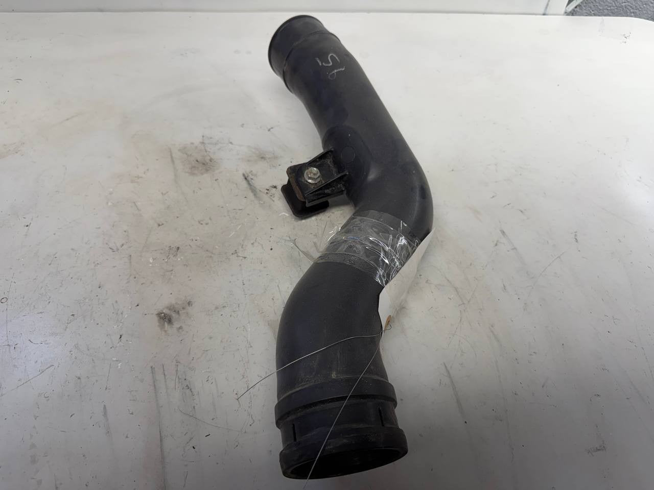 2022 Isuzu NPR Turbo Intercooler Charge Pipe Hose 220919 OEM Used