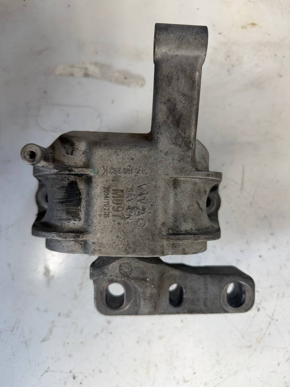 2015 VW Tiguan Right Engine Mount 5N0199262K OEM Used