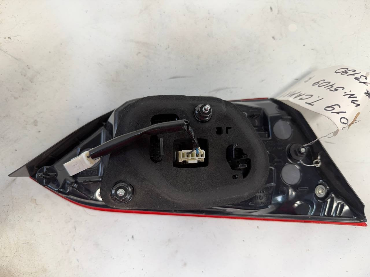 2019 Toyota Camry Right Rear Tail Light Lamp OEM Used