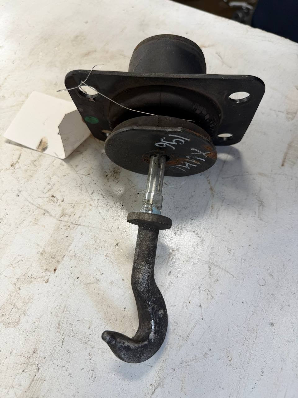 Hino Truck Cab Mount Rubber Bushing with Hook Bracket OEM Used