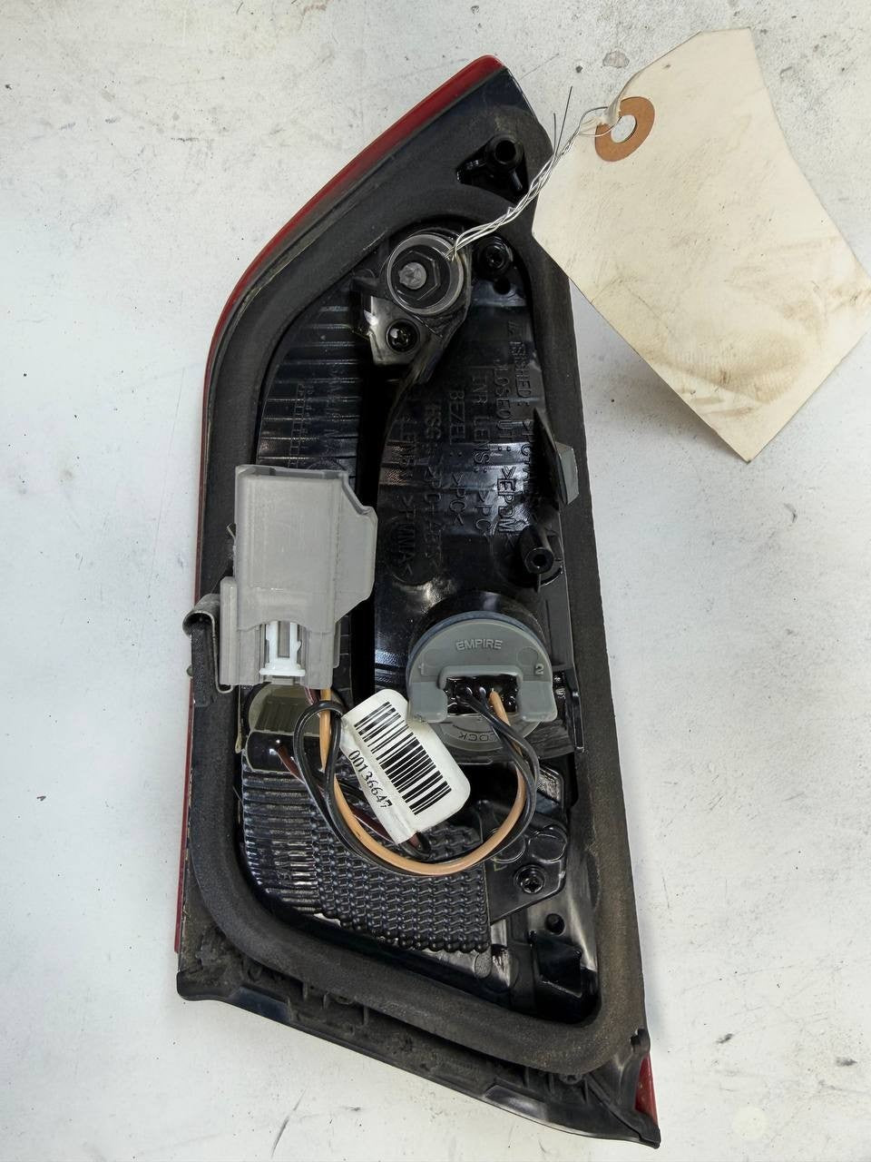 2018 Chevrolet Malibu Left Rear Tail Light Lamp 84130996 OEM Used