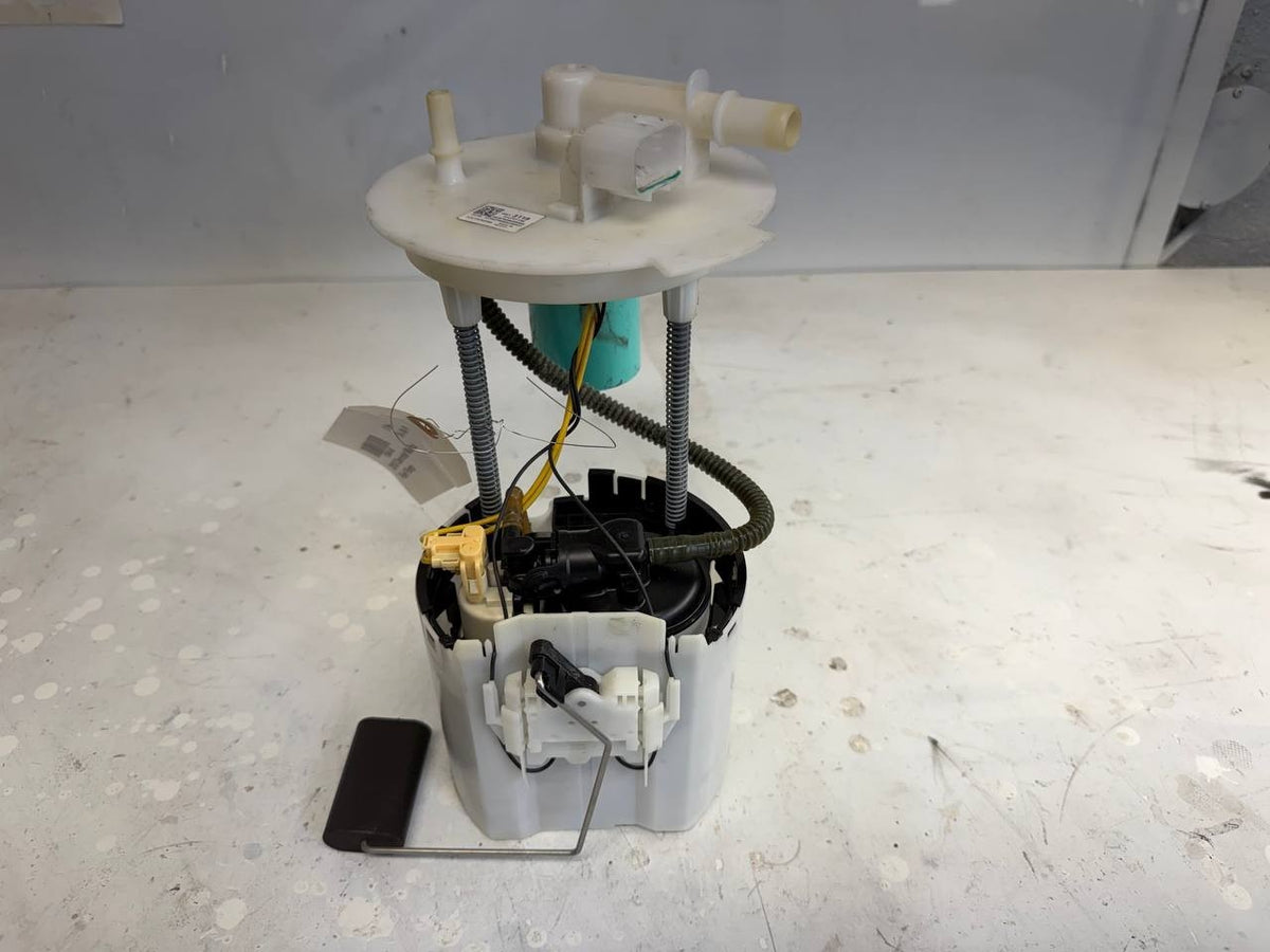 2018 Chevrolet Malibu Fuel Pump A2C19742300 OEM