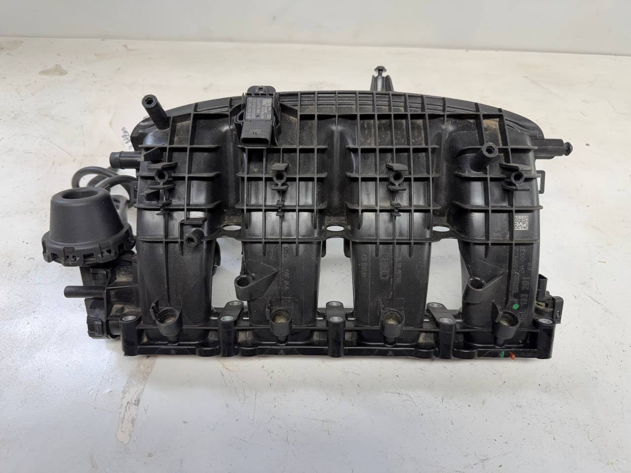 2022 Volkswagen Atlas Intake Manifold 06L133201 OEM Used