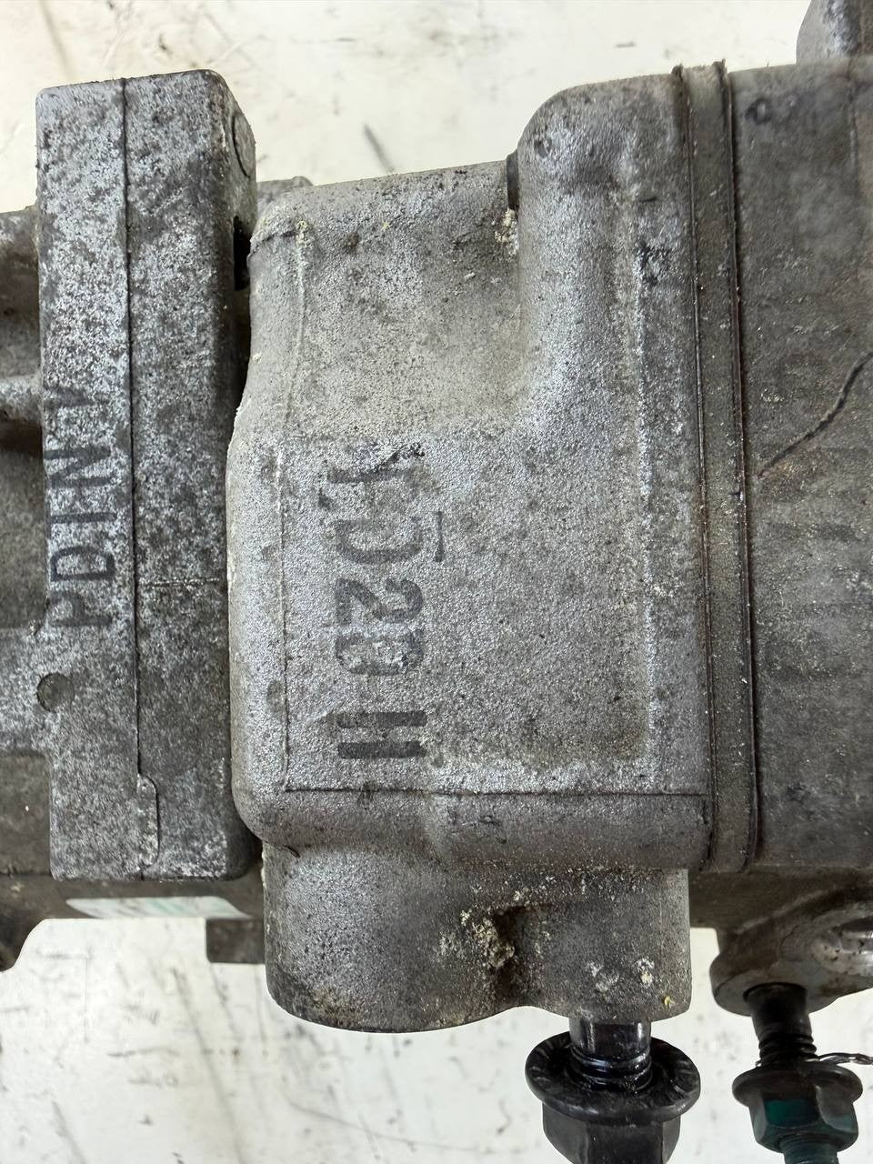 2016 Kia Sedona A/C Air Conditioning Compressor F500YPCBA08 OEM Used