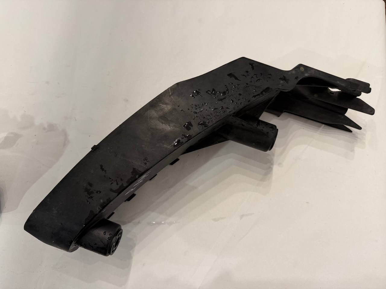 Dodge Durango 2013-2018 Front Bumper Bracket / Bumper Side Support) OEM Used