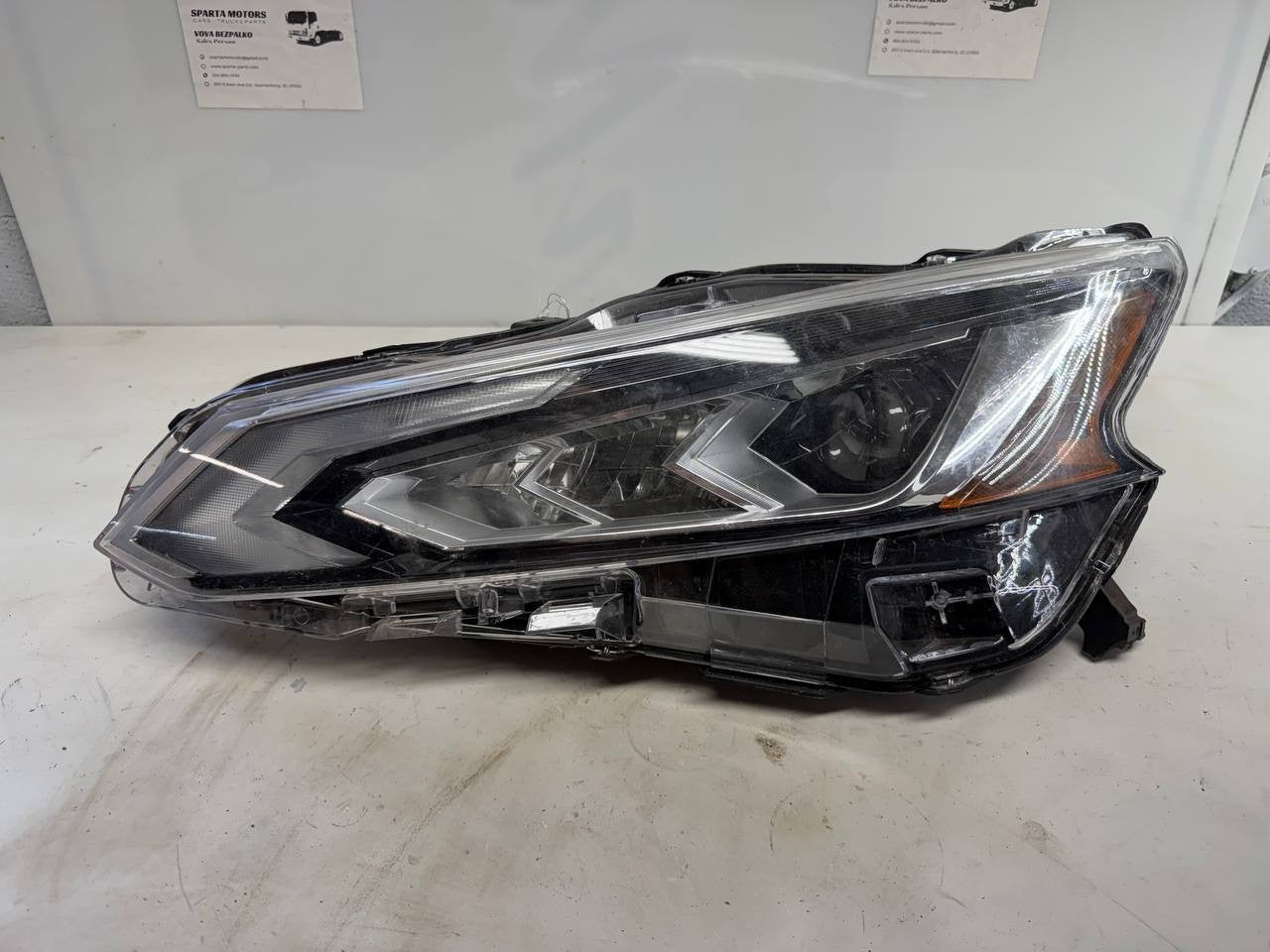 Nissan Altima 2019-2022 Left Side Headlight Headlamp LH OEM LED/Xenon Used