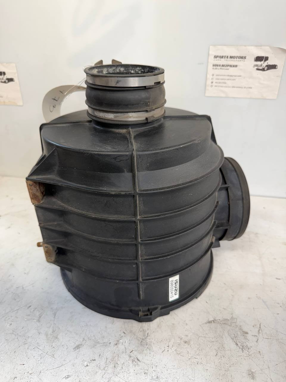 Isuzu NPR Air Filter Housing Air Cleaner Case 898050415 OEM Used