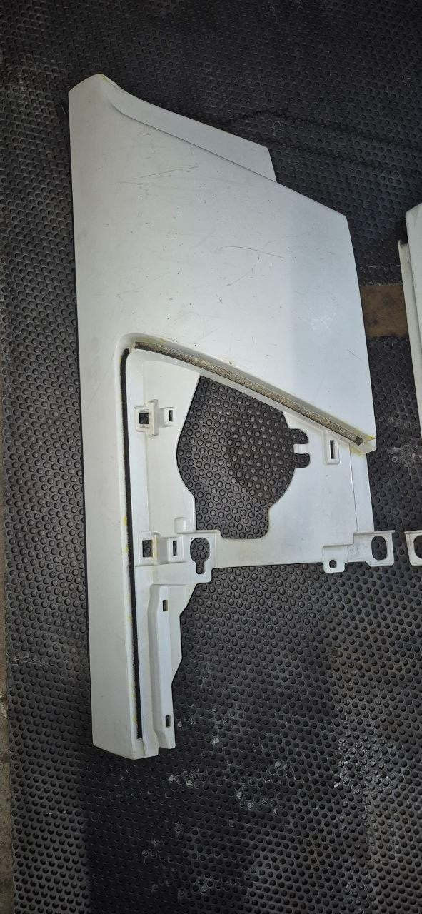 Isuzu Forward Front Corner Panel Set (L/R) 2007-2020