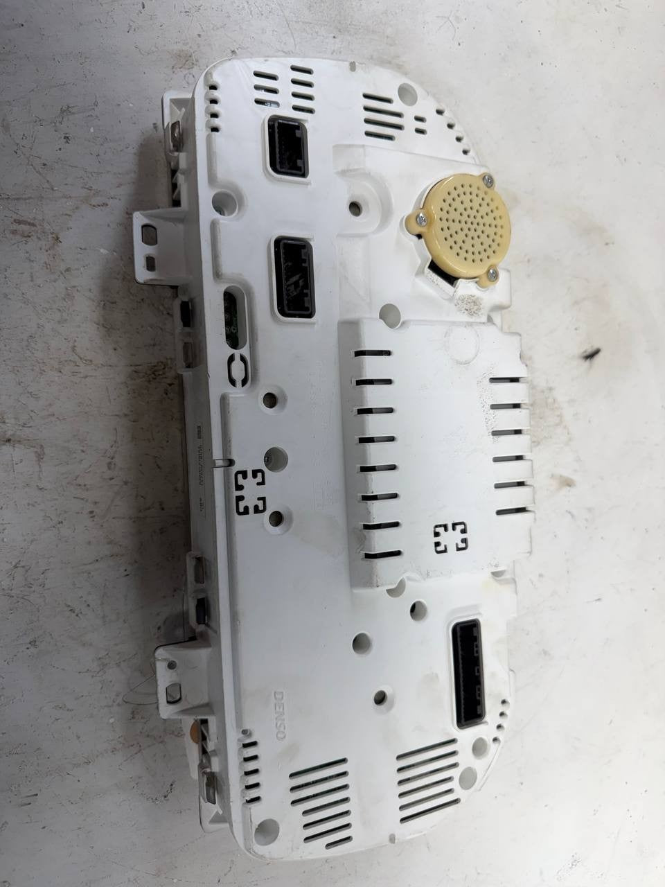 Hino 268 J08 Instrument Cluster Speedometer Gauge 83800-E0G83 OEM Used
